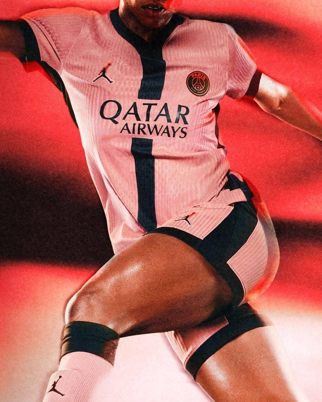 关于巴黎圣日耳曼发布备战花絮,清晨防线松动,欧联任务艰巨,数据趋势出现新变化的信息 关于巴黎圣日耳曼发布备战花絮,清晨防线松动,欧联任务艰巨,数据趋势出现新变化的信息