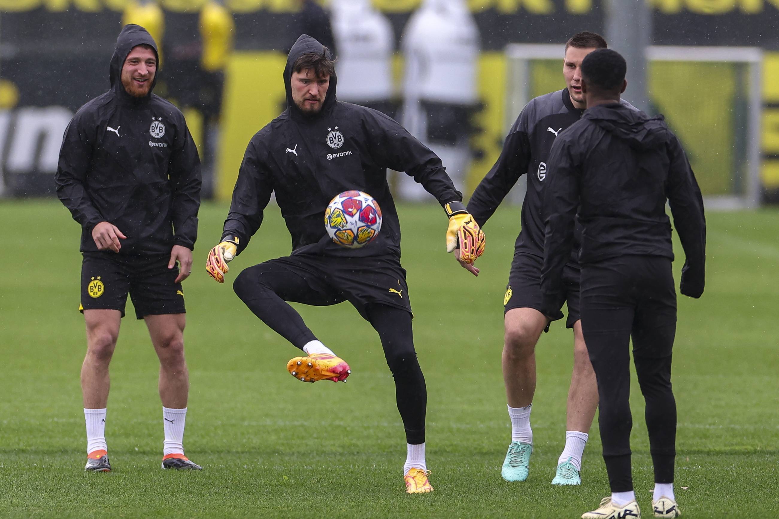 窗口期体能课后，北京国安遗憾出局备战欧冠，球迷炸锅，阵容厚度经受考验(中兴被制裁真正原因)