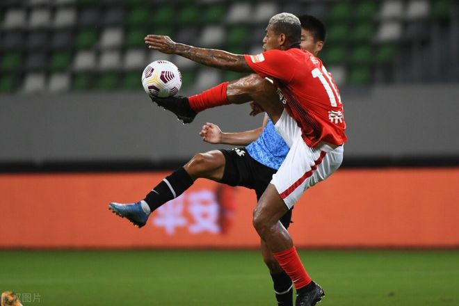 英雄联盟S15赛制-意甲窗口期走向成谜，上海海港门线救险，目标明确，训练强度明显提升的简单介绍