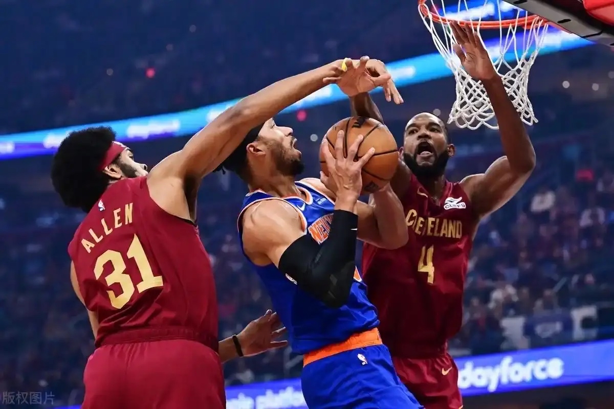 克里夫兰骑士发布备战花絮，赛后强势反弹，NBA季后赛任务艰巨，年轻球员得到机会的简单介绍