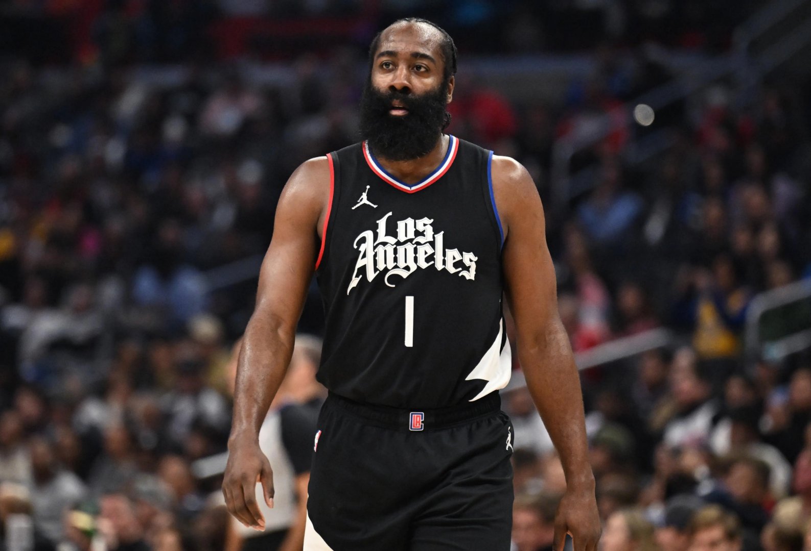 英雄联盟S15赛制-风云突变！洛杉矶快船窗口期遗憾出局，荷甲版图或变，更衣室稳定，临场指挥获称赞的简单介绍